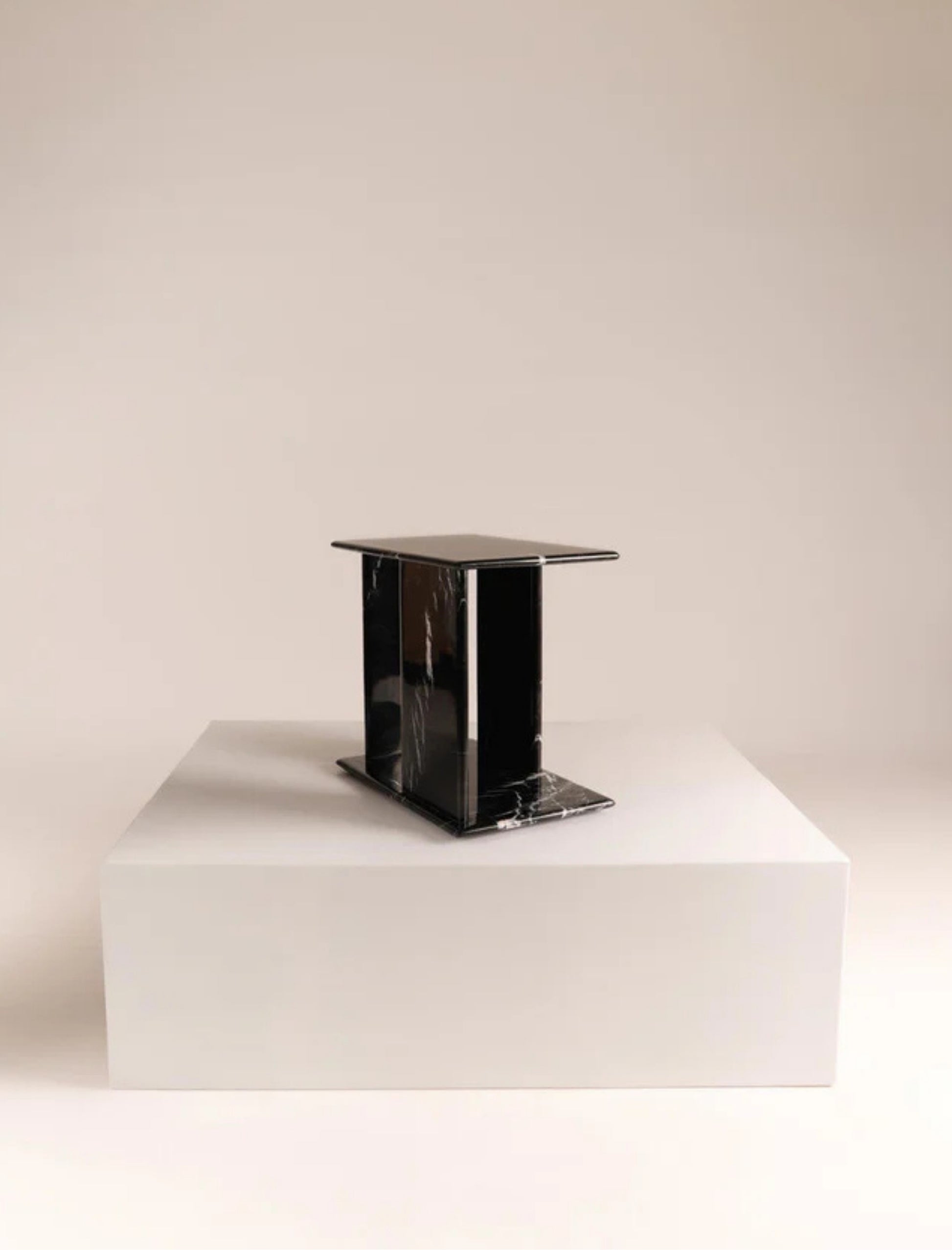 The TONY side table in marble