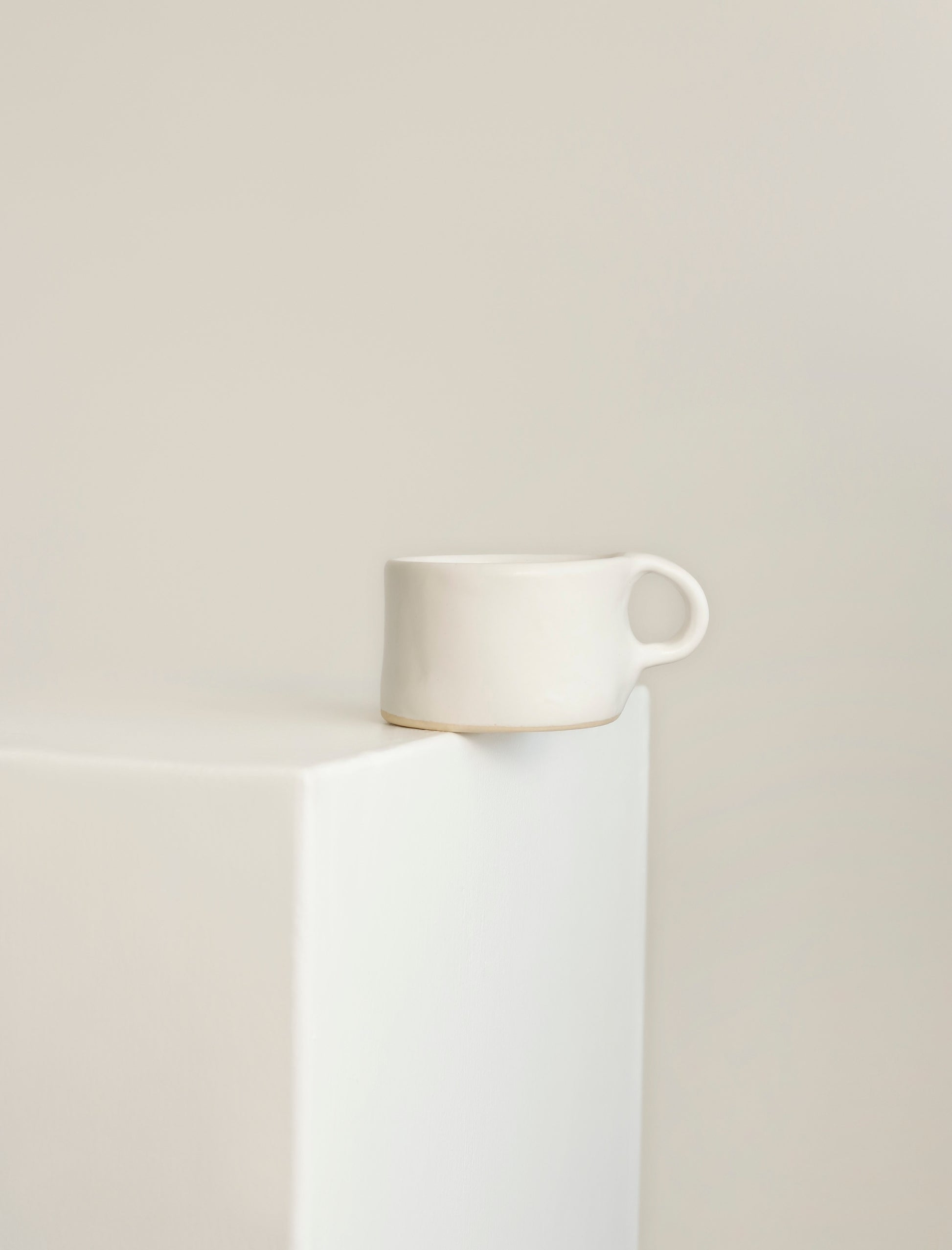 The COFFEE MUG in white - Curación Collection