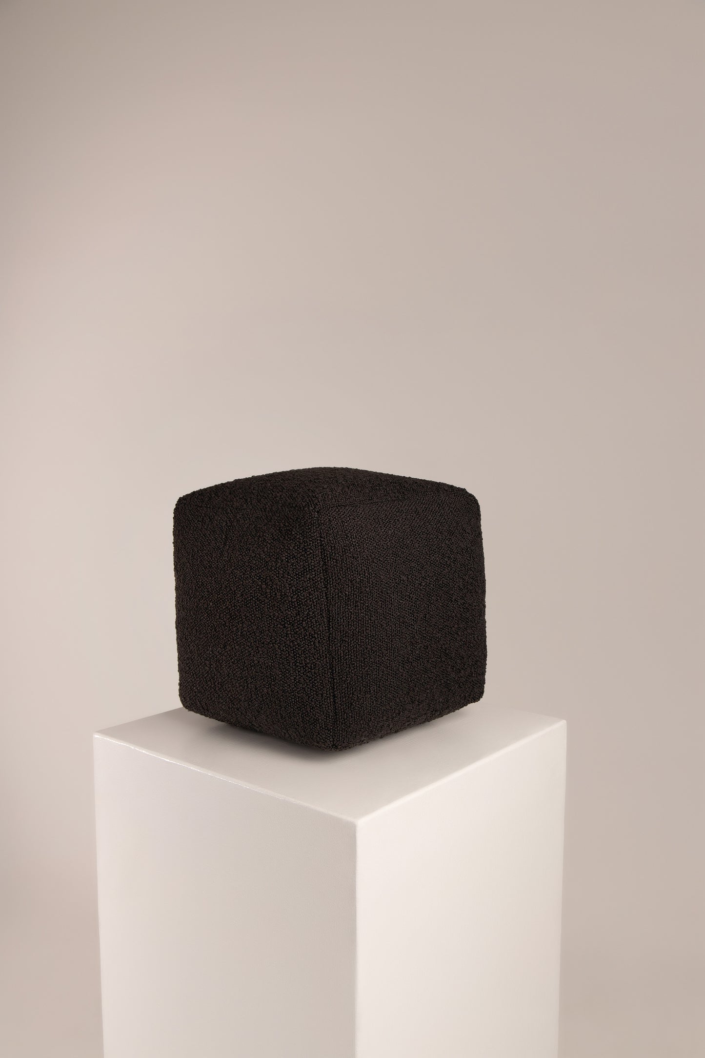 The CUBE scatter in black boucle