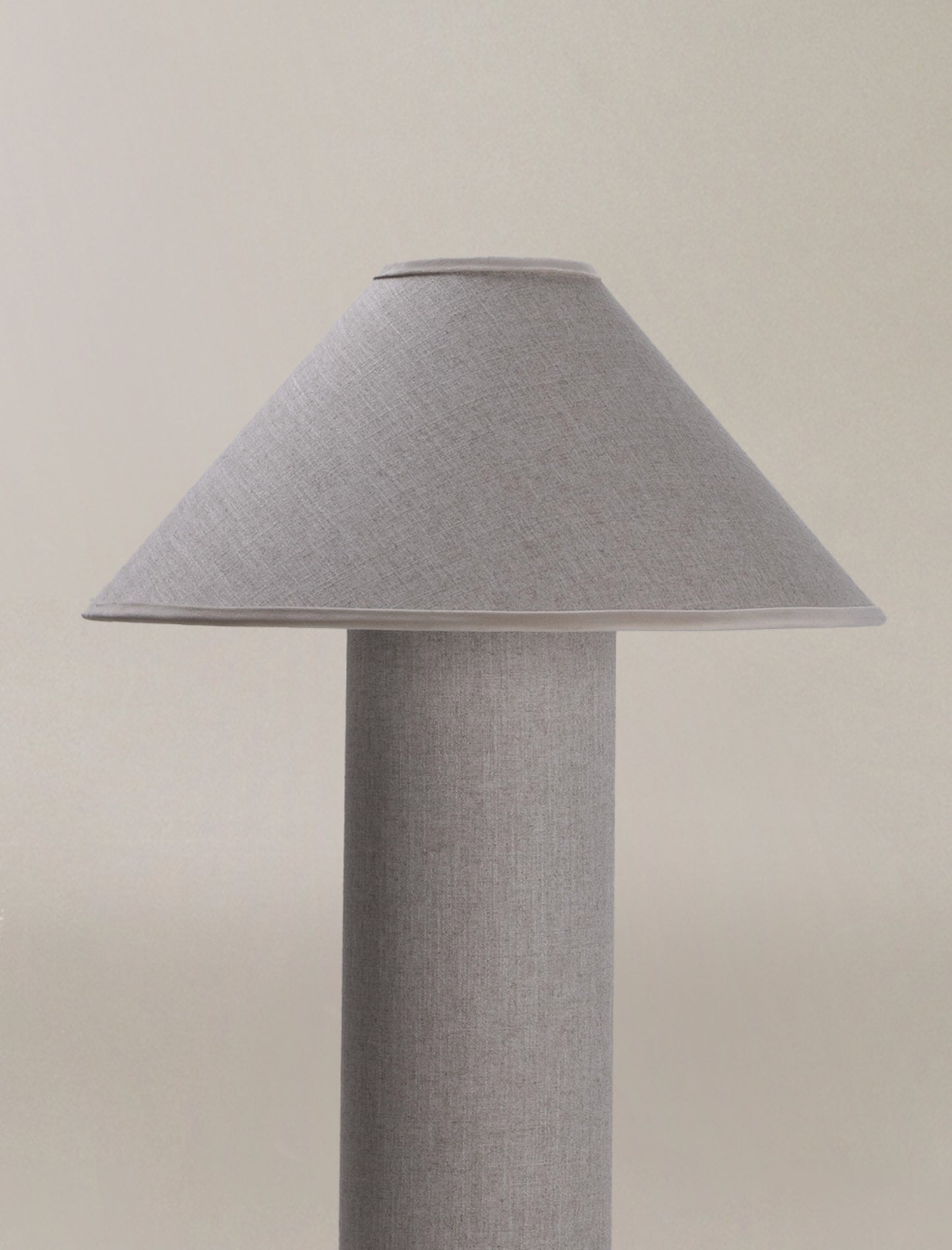 The COLUMN floor lamp