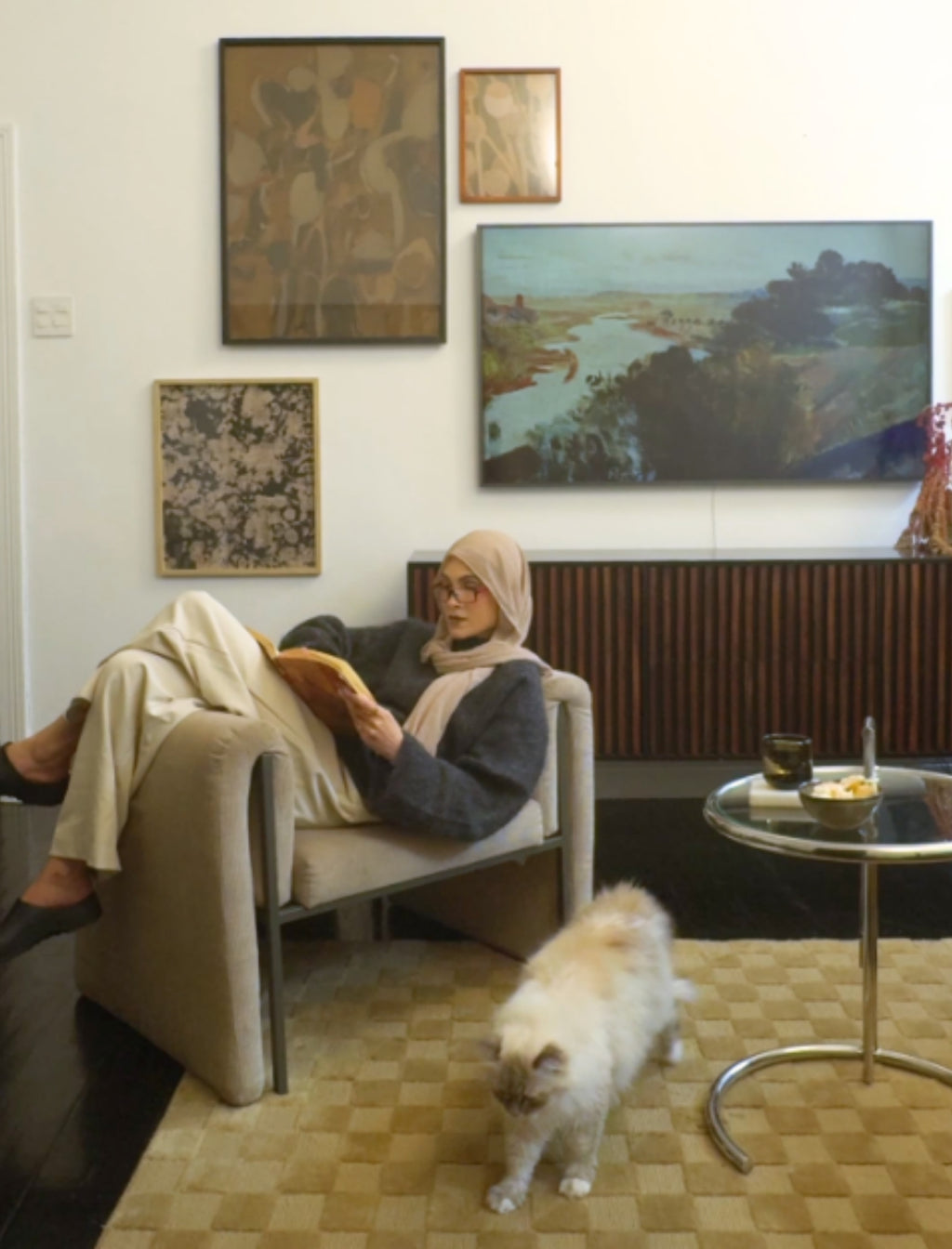 Nabilah for the THERAPIST occasional chair - Curación Collection