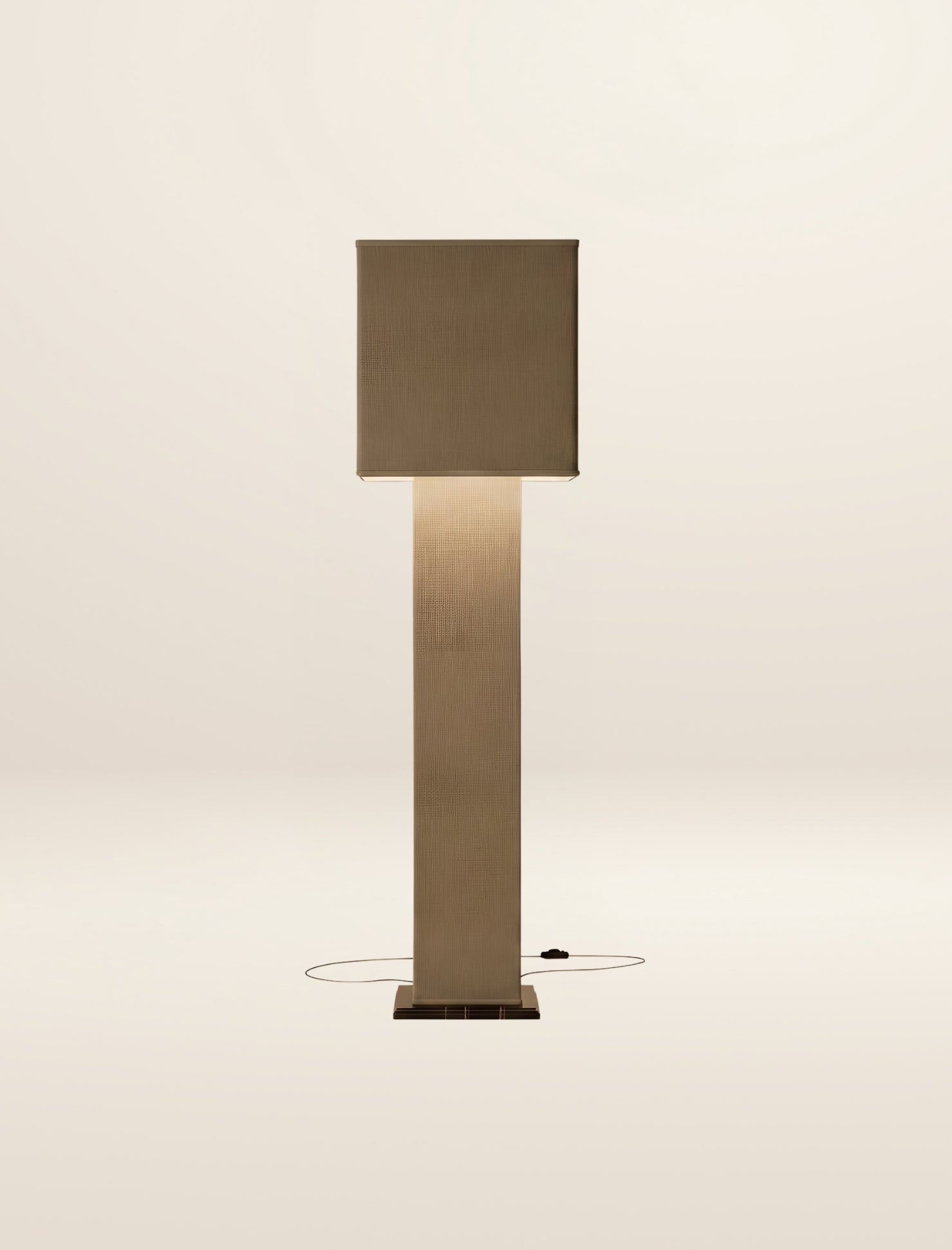 The SQUARE COLUMN floor lamp, in sand linen and velvet