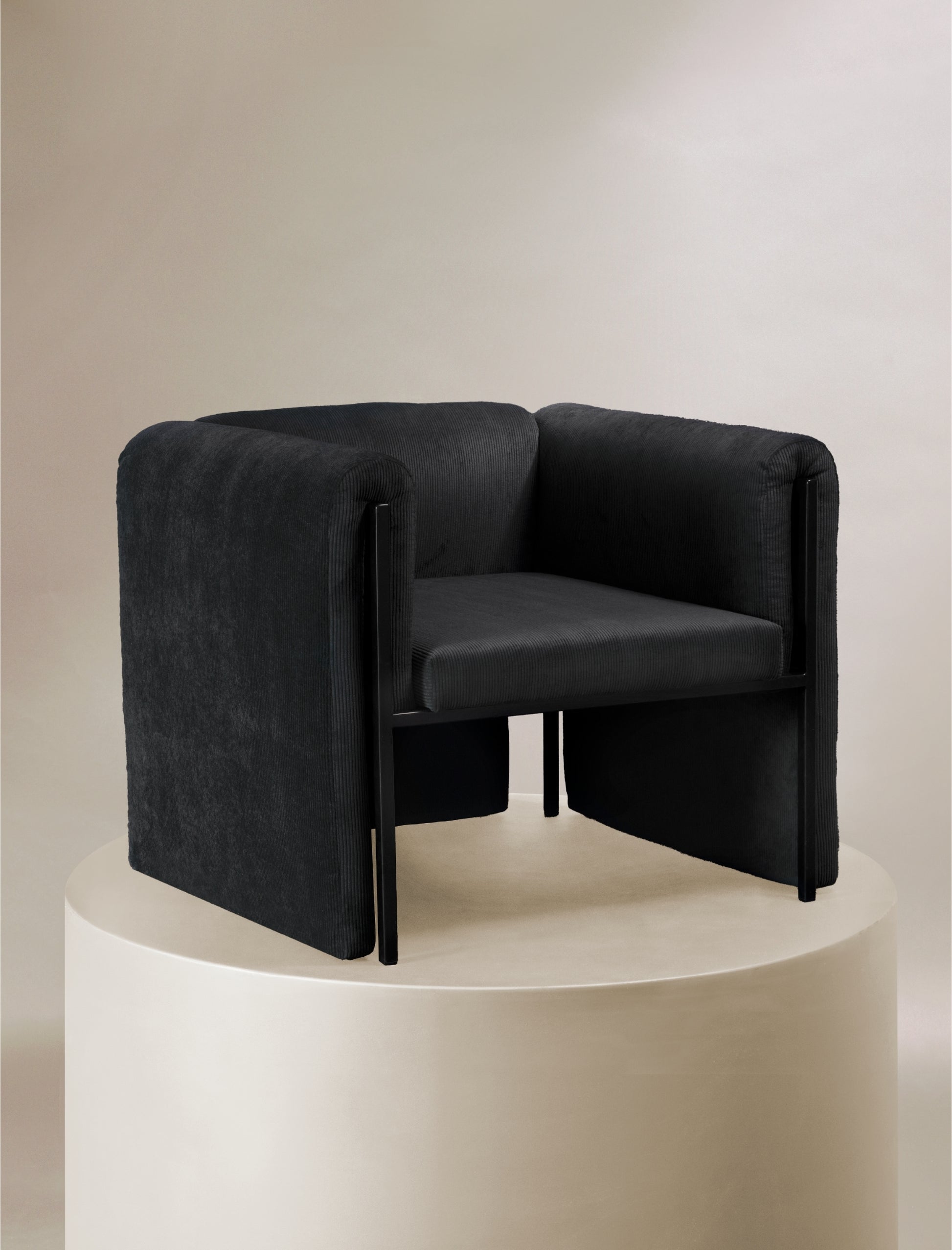 The THERAPIST occasional chair in black