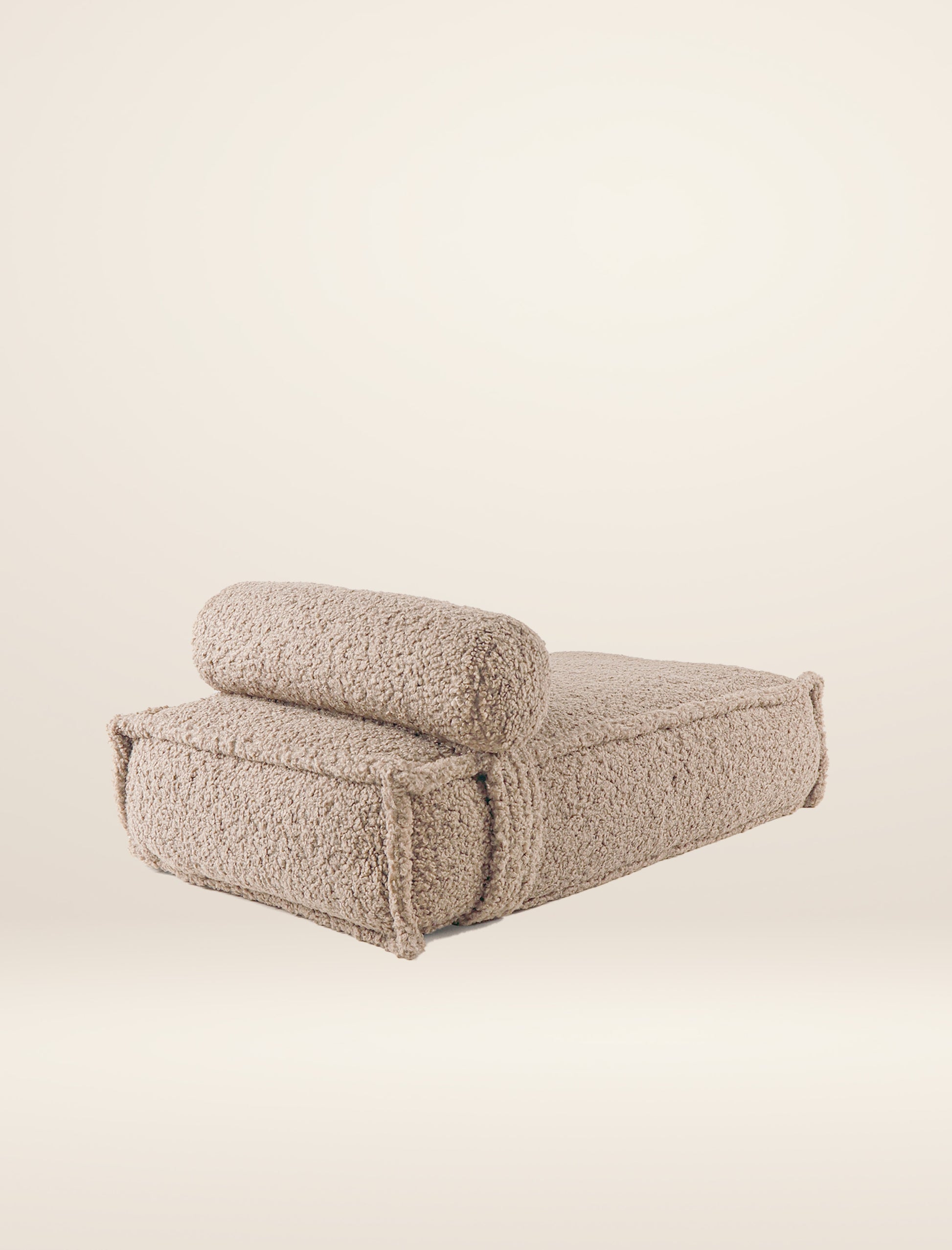 The SERENE dog bed in beige