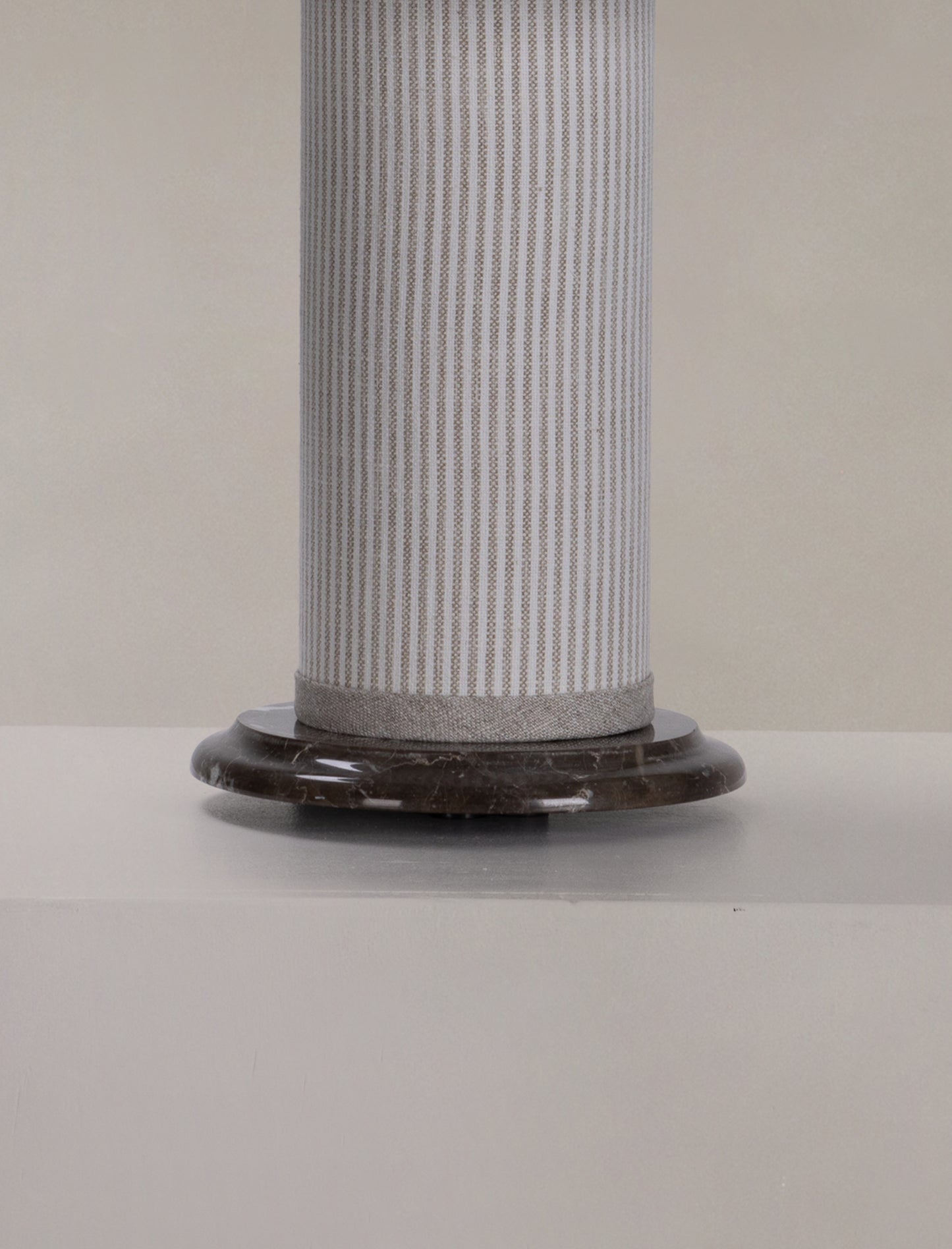 The little COLUMN table lamp