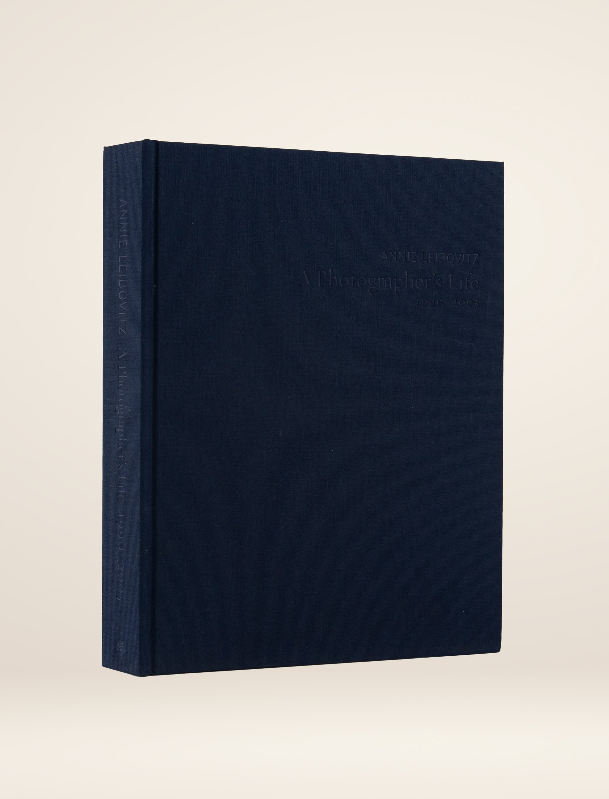 A Photographer's Life: 1990-2005 by Annie Leibovitz – Curación
