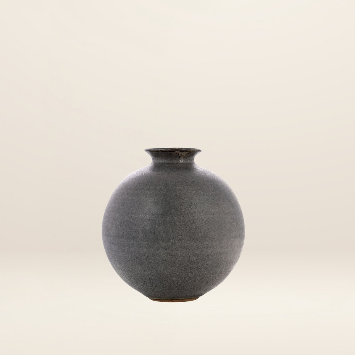 The GLOBULAR vase by Natalie-Ann Morris