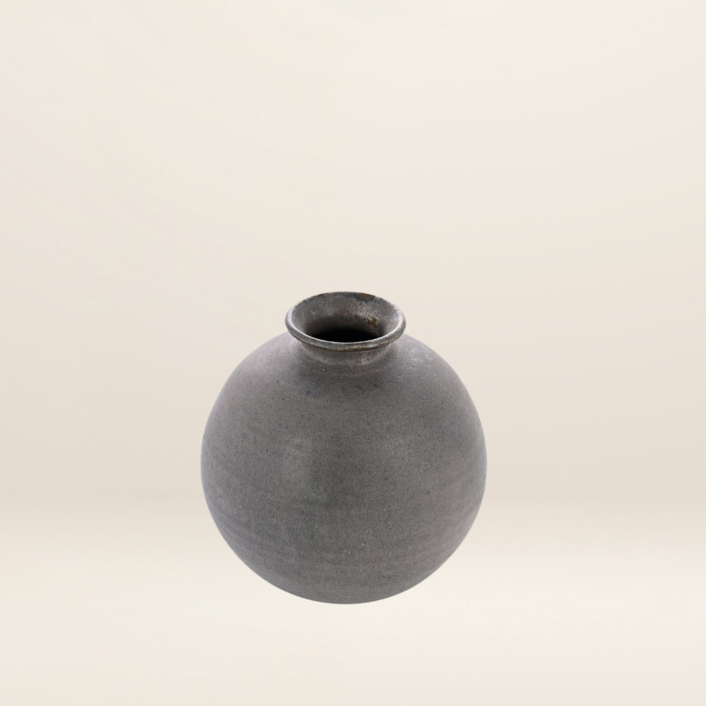The GLOBULAR vase by Natalie-Ann Morris