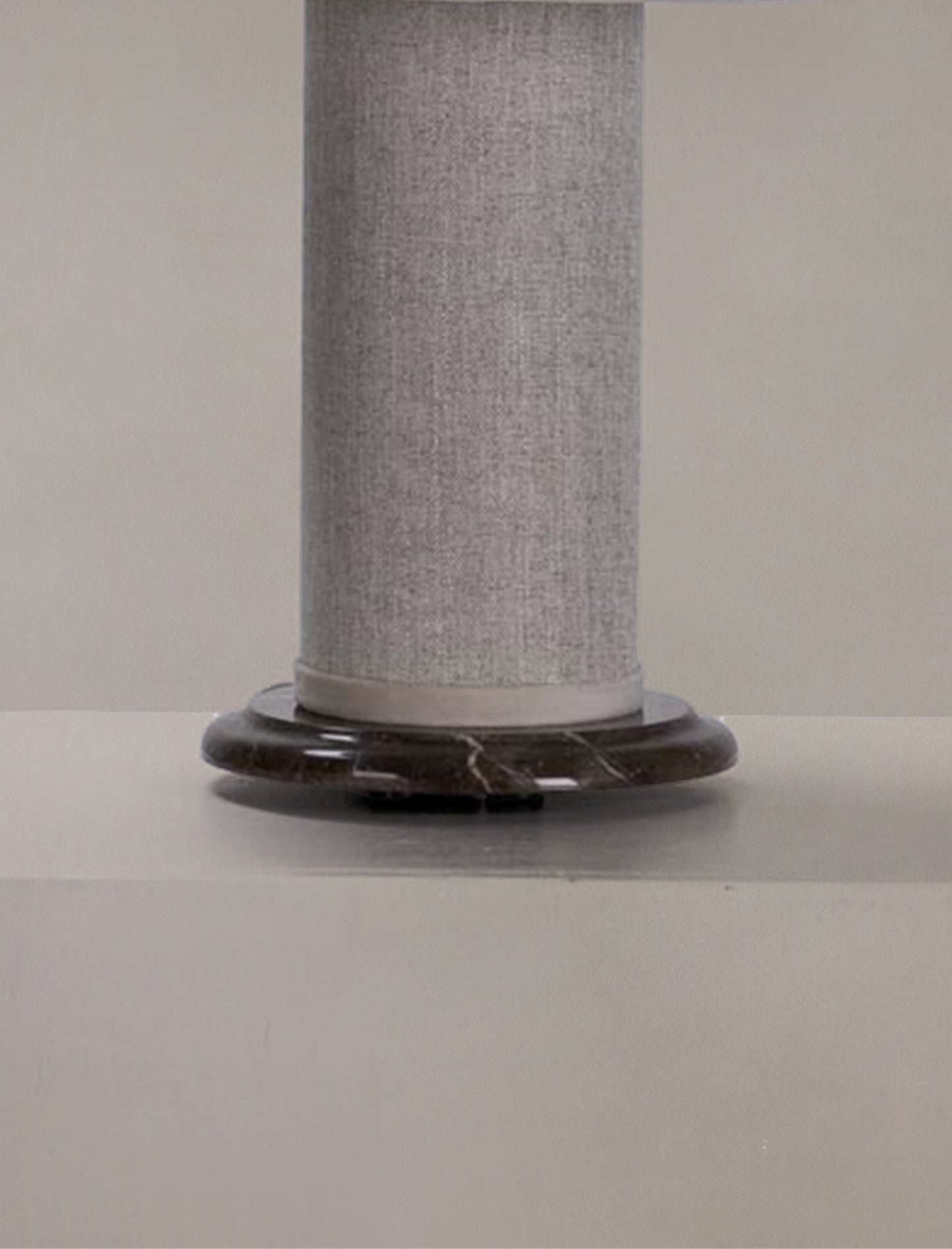 The little COLUMN table lamp