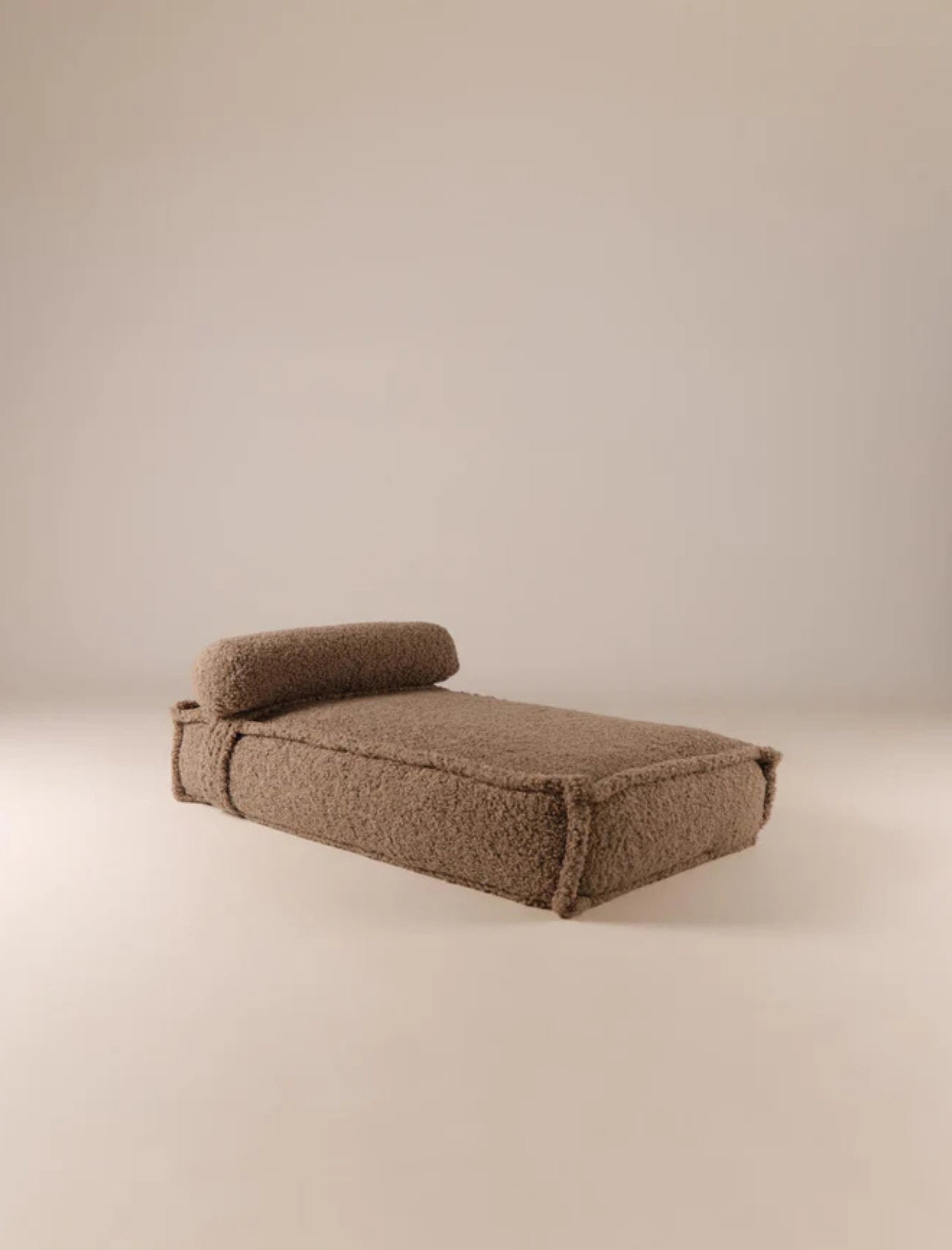 The SERENE dog bed in beige