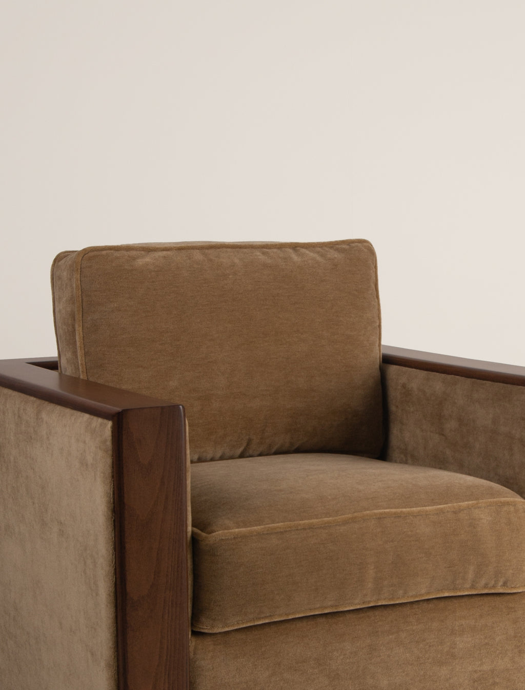 The BRUTALIST vintage armchair