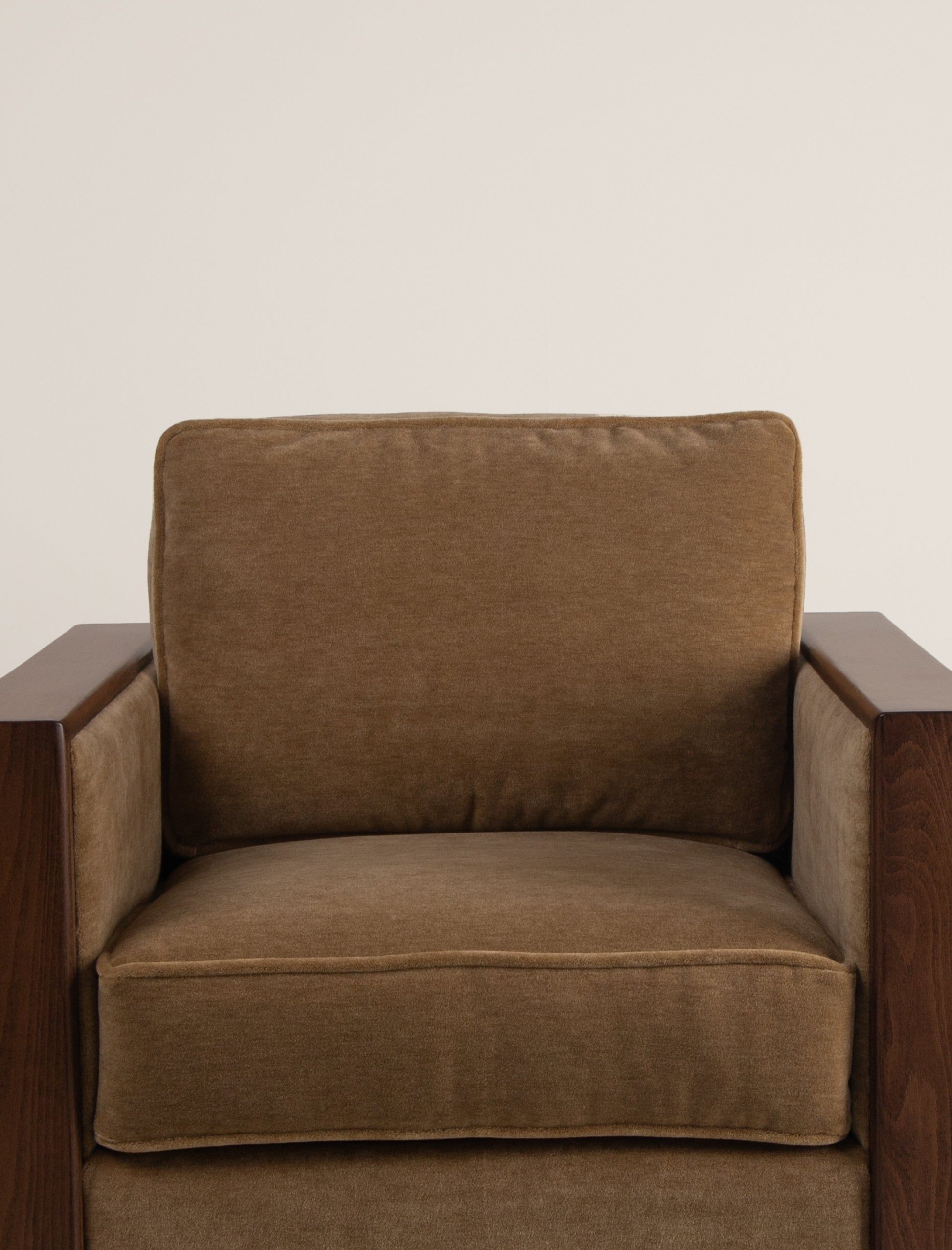 The BRUTALIST vintage armchair