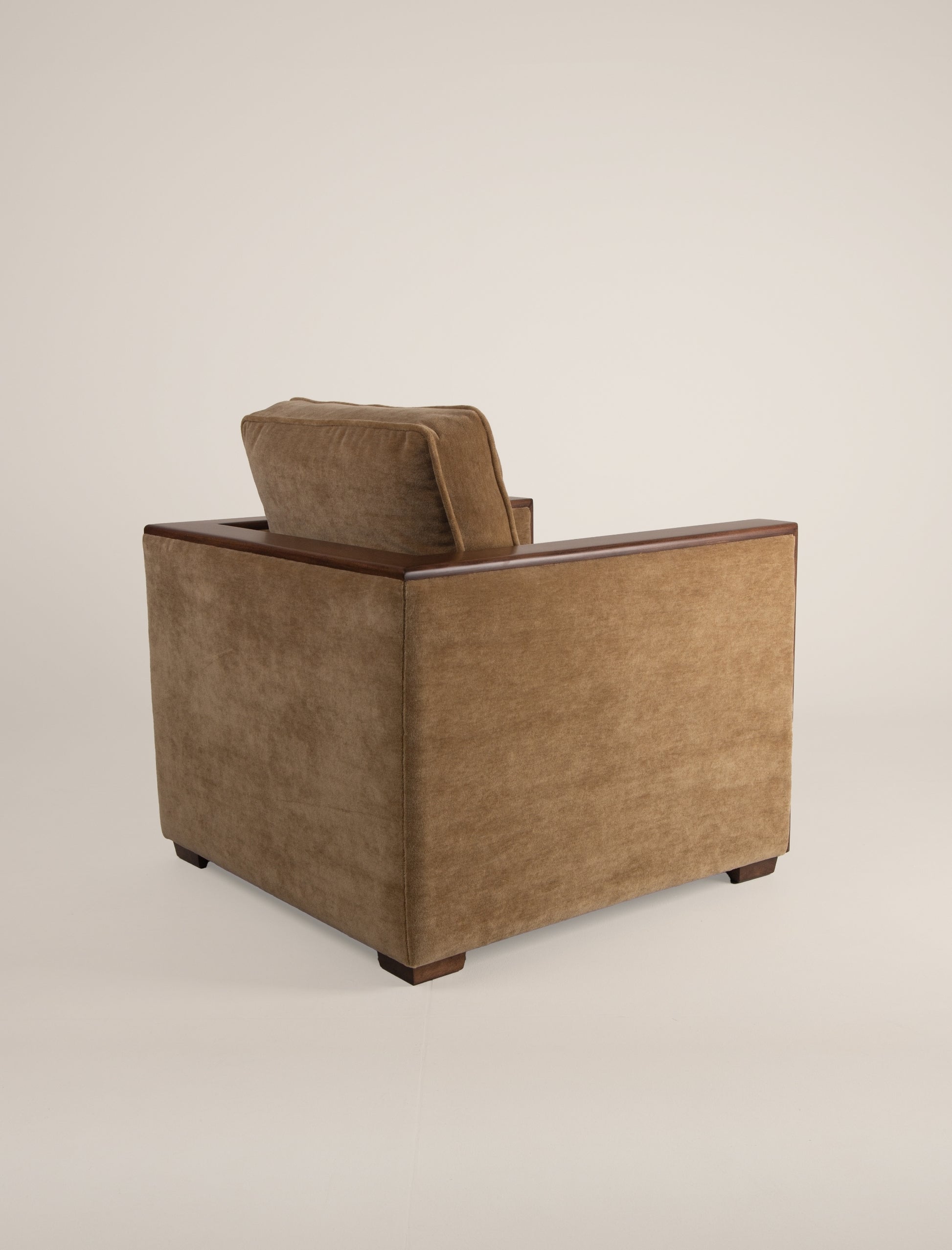The BRUTALIST vintage armchair