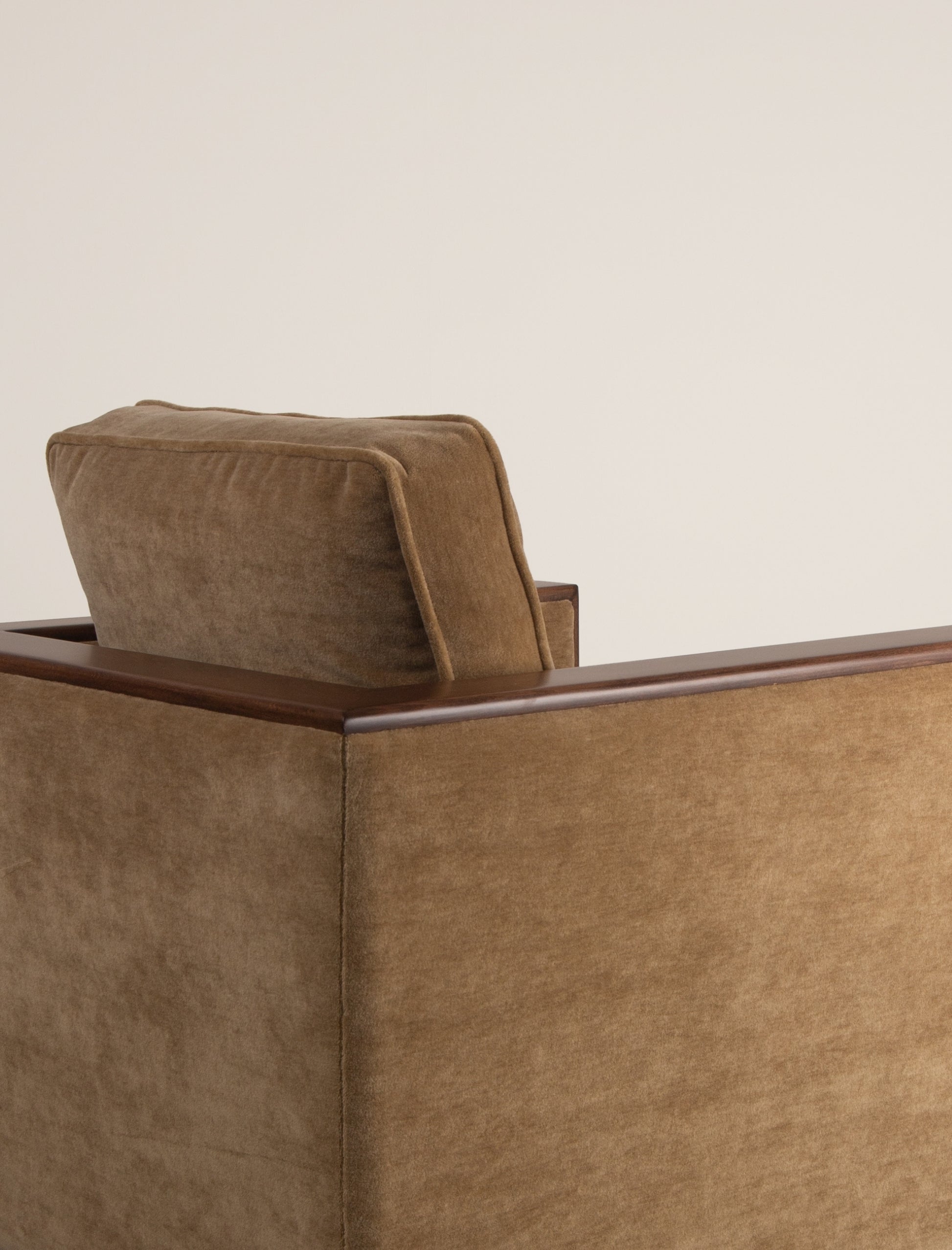 The BRUTALIST vintage armchair