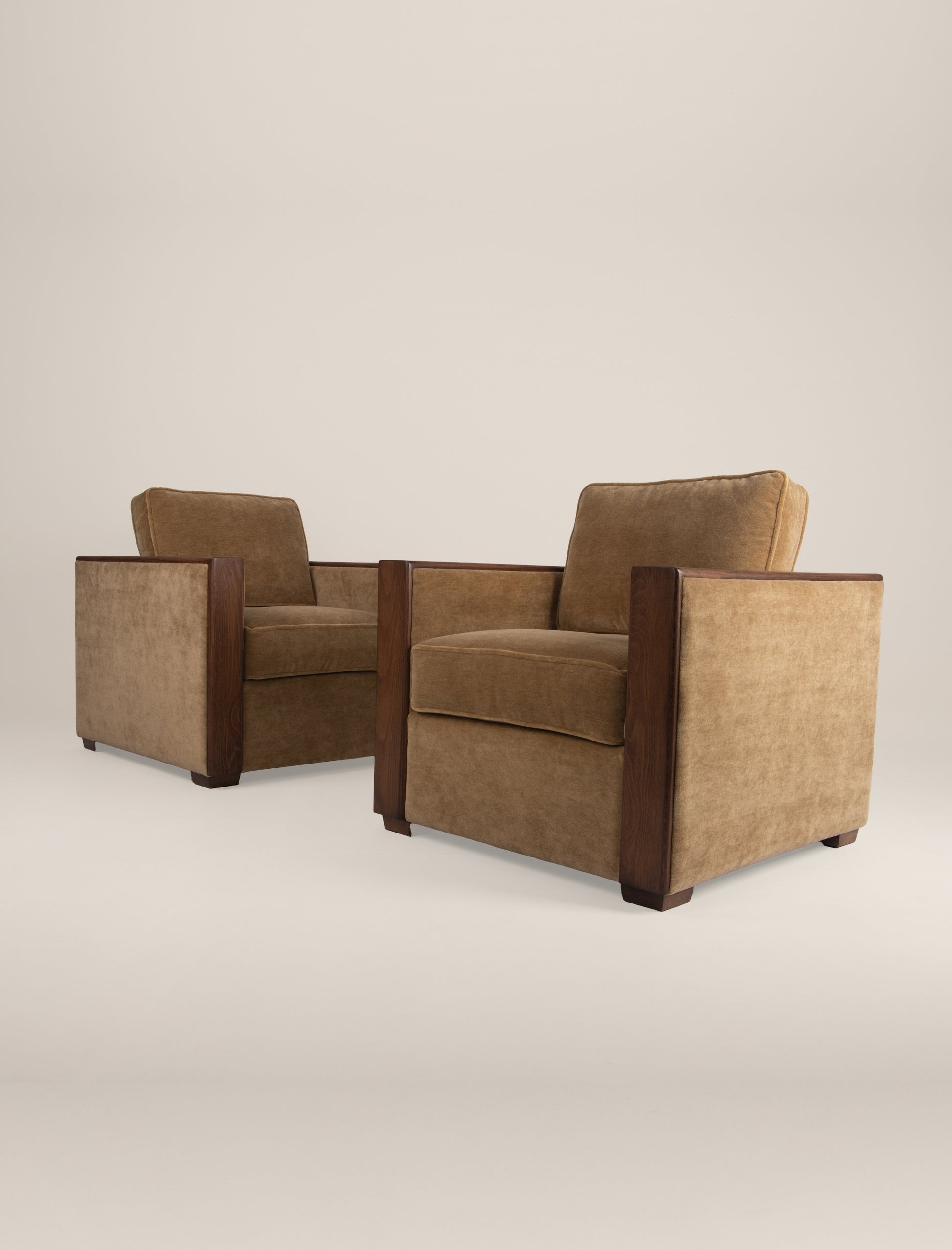 The BRUTALIST vintage armchair