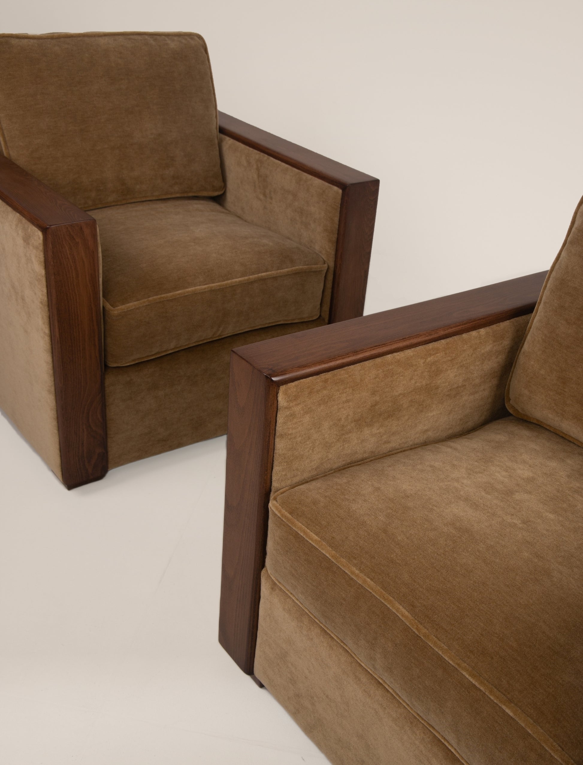 The BRUTALIST vintage armchair