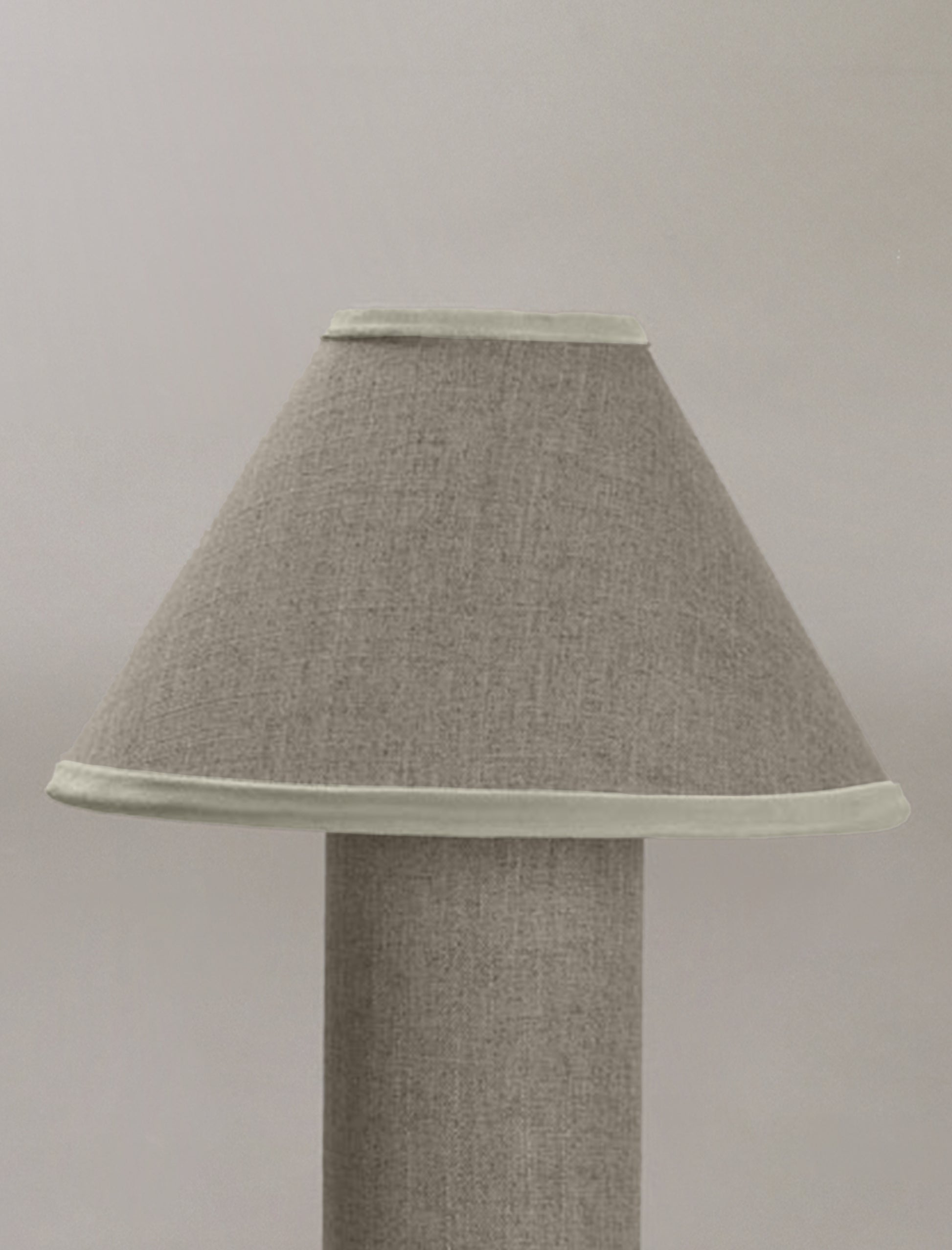 The little COLUMN table lamp in linen