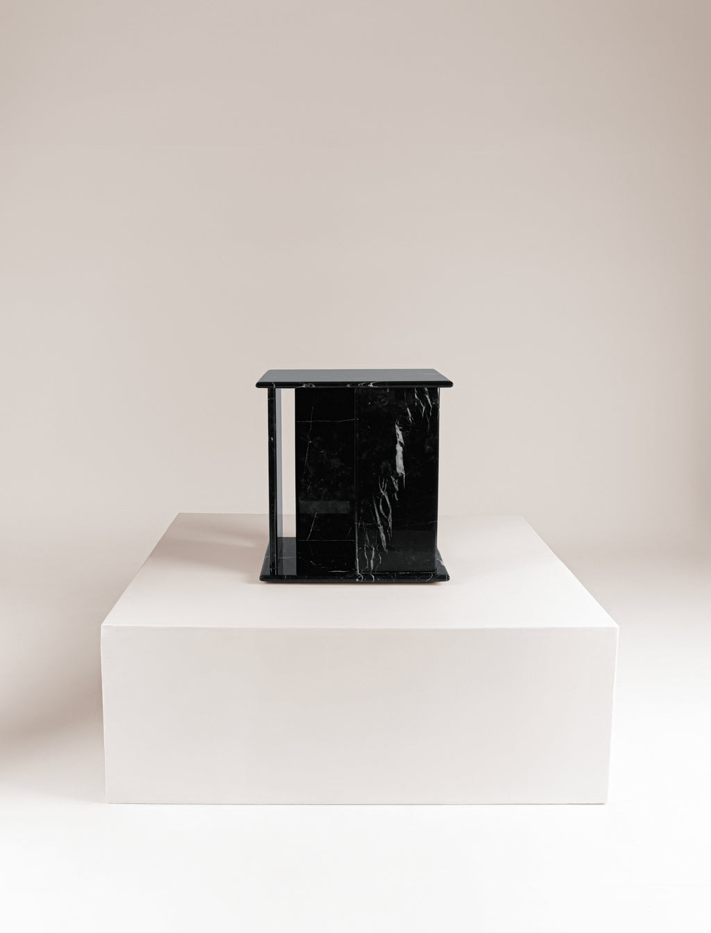 The TONY side table in marble