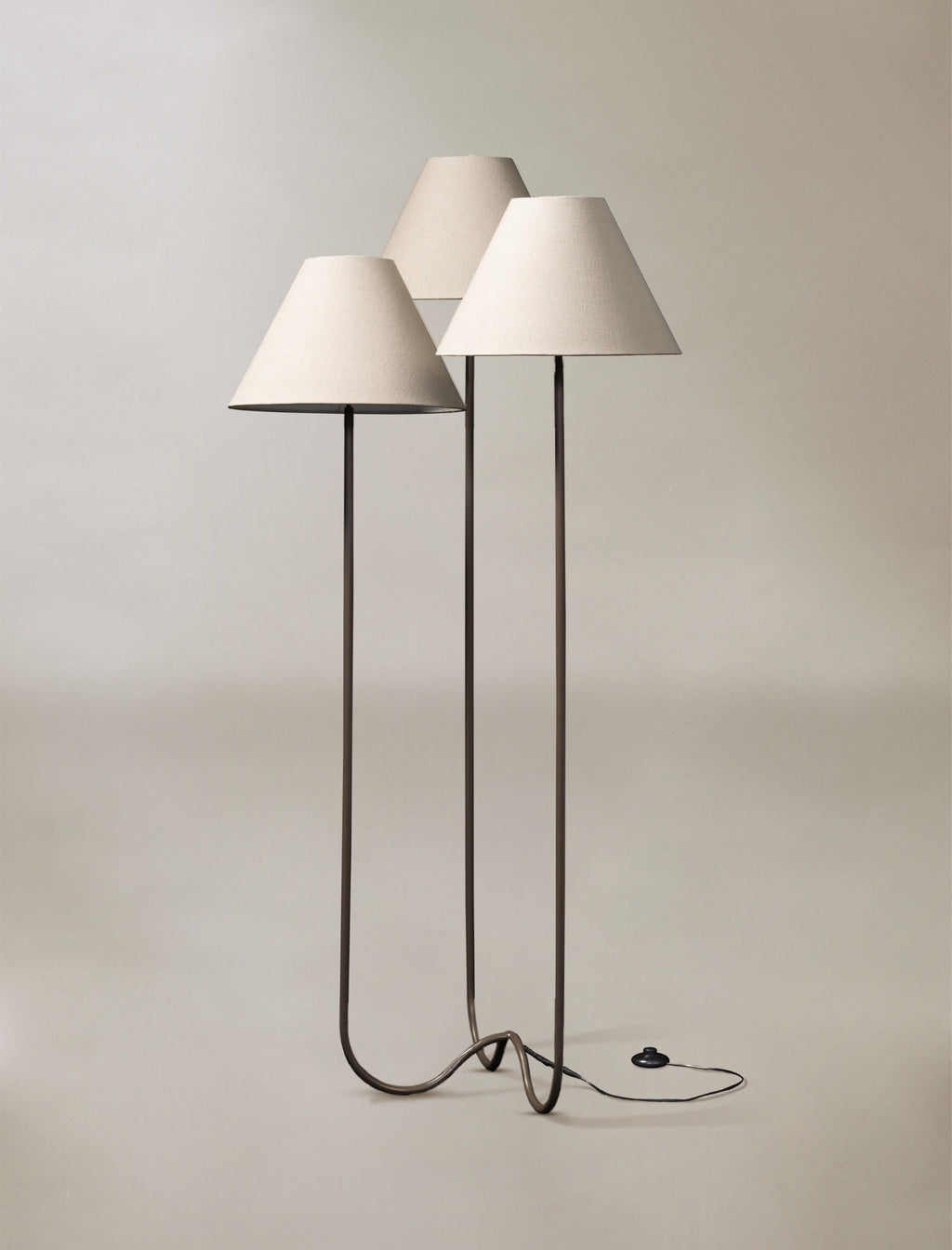 The CLOVER floor lamp - Curación Collection
