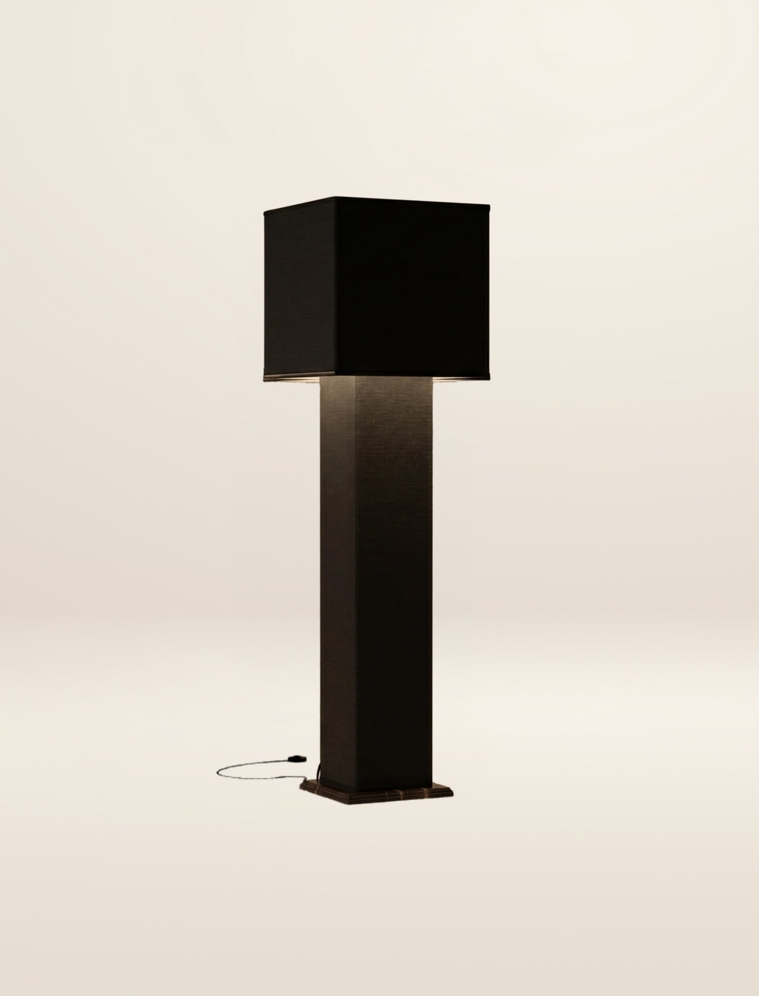 The SQUARE COLUMN floor lamp, in char linen and velvet