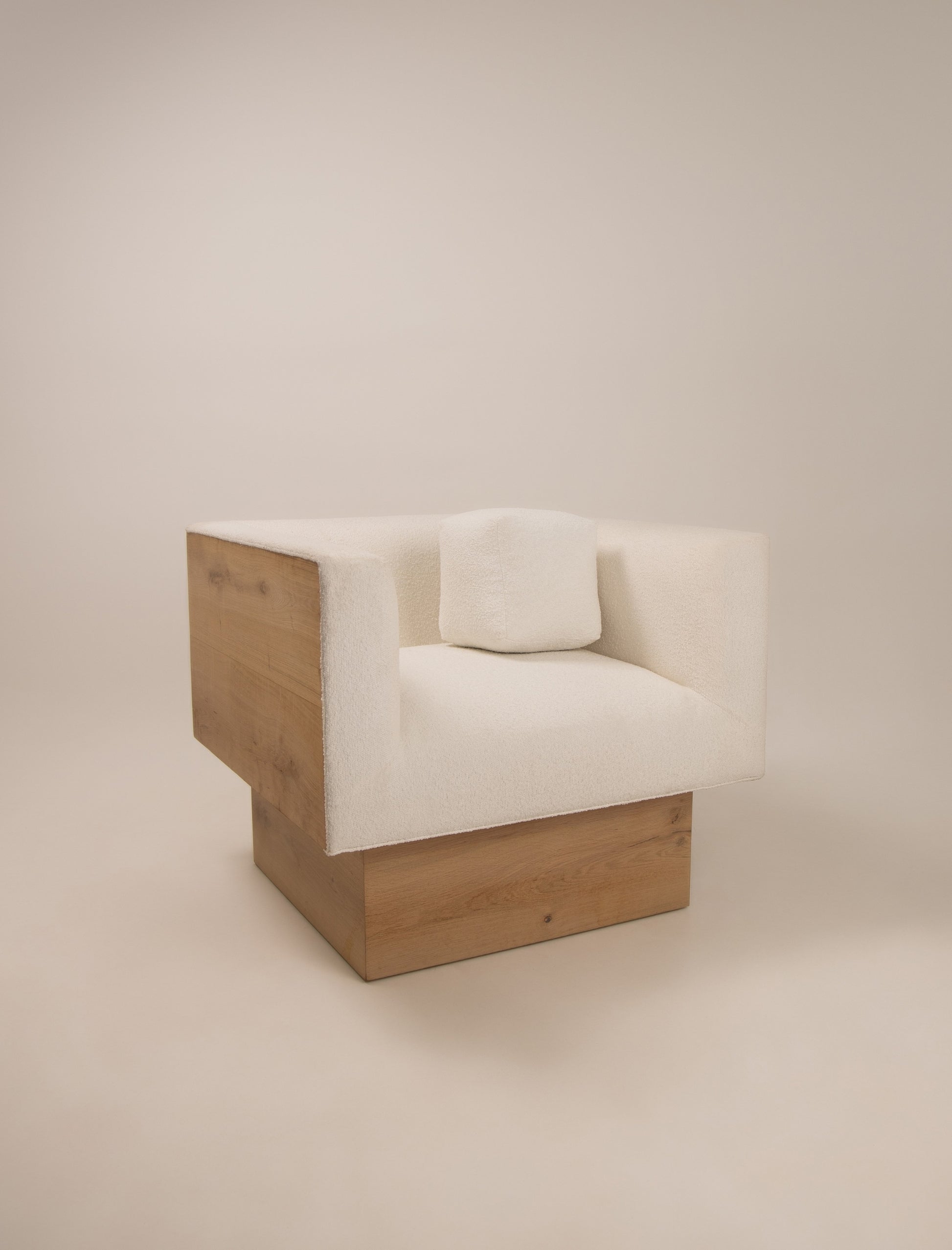 The CLIFTON IN BALANCE armchair in oak