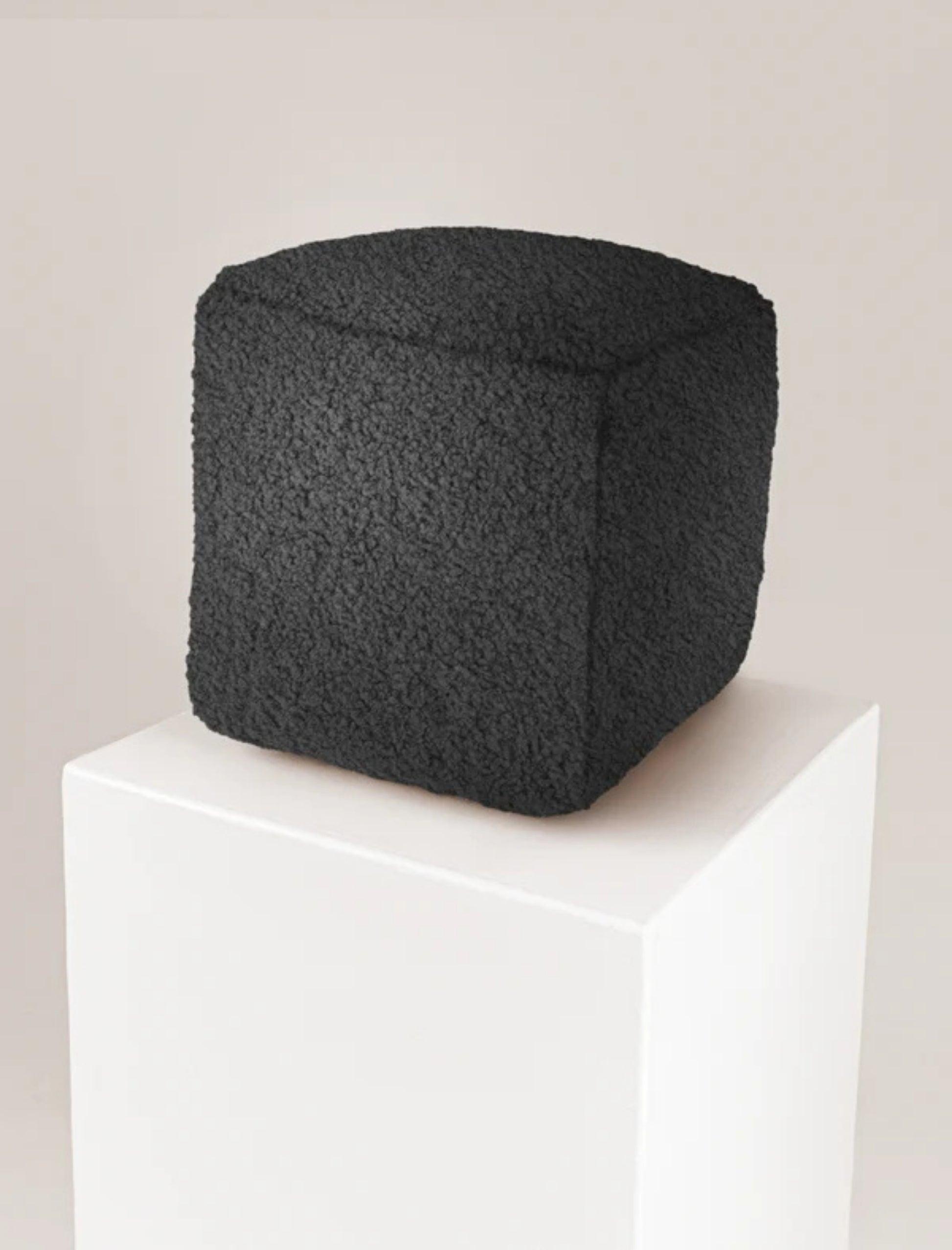 The CUBE scatter in black boucle