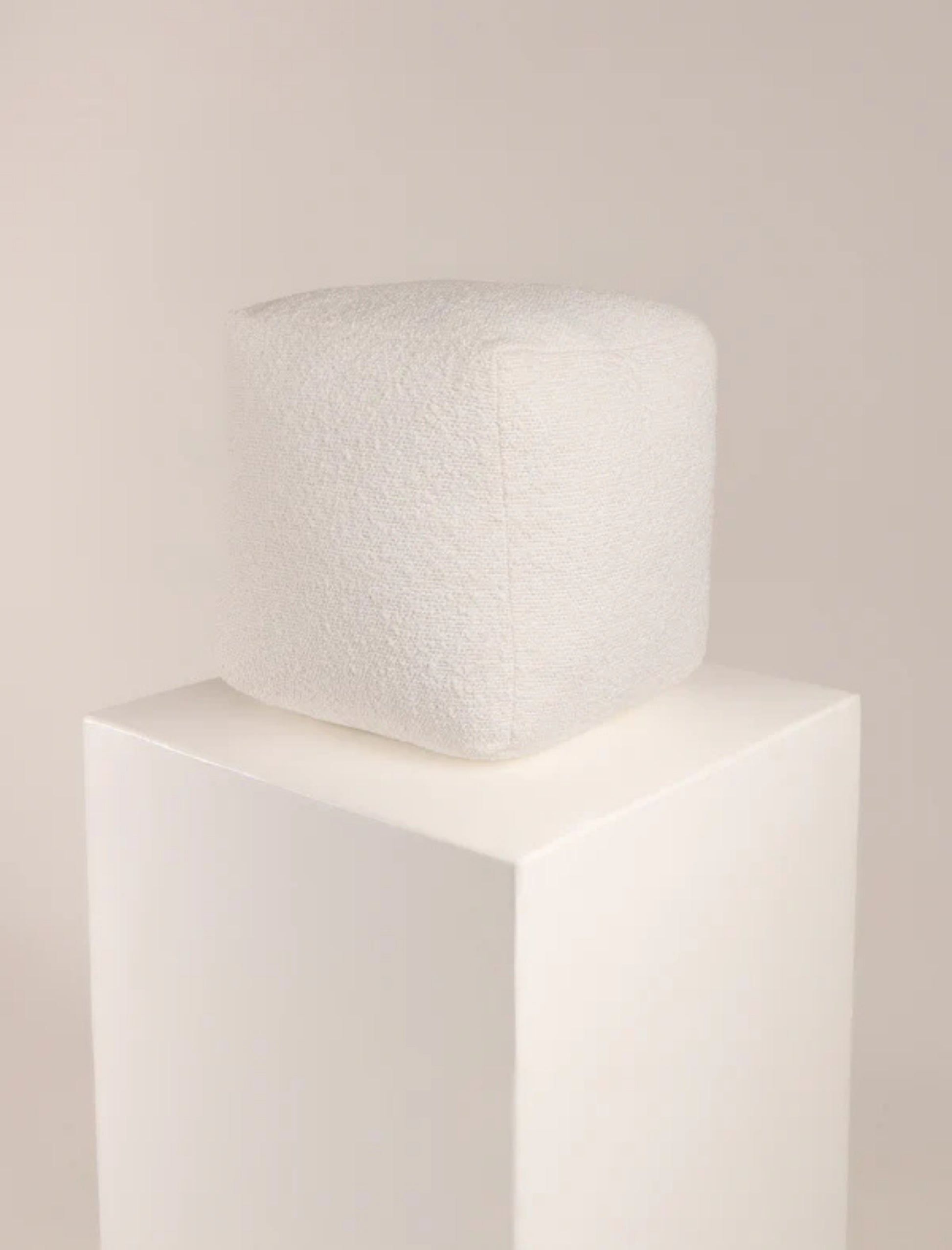 The CUBE scatter in white boucle
