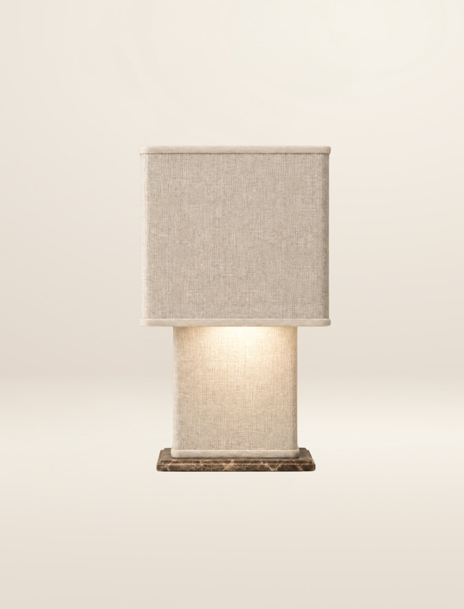The SQUARE COLUMN table lamp, in sand linen and velvet
