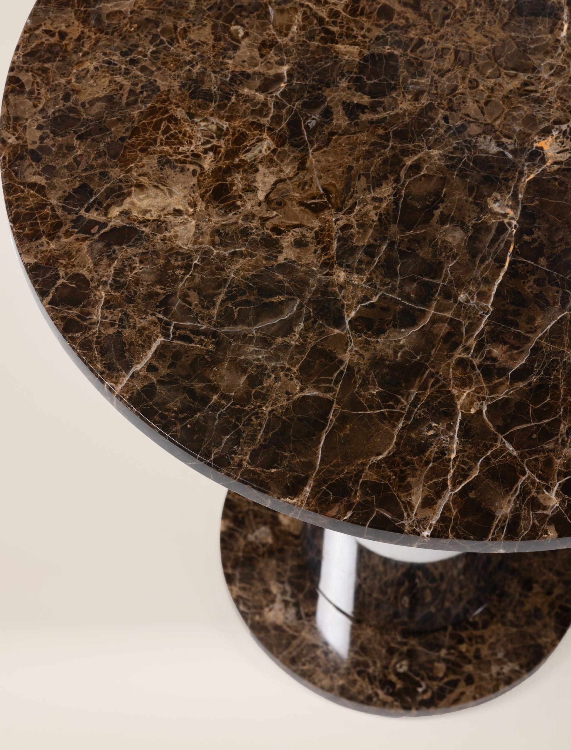 The SOMETHING IN THE MIDDLE bistro table - Curación Collection