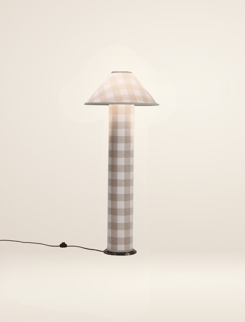 The COLUMN floor lamp in patterned linen