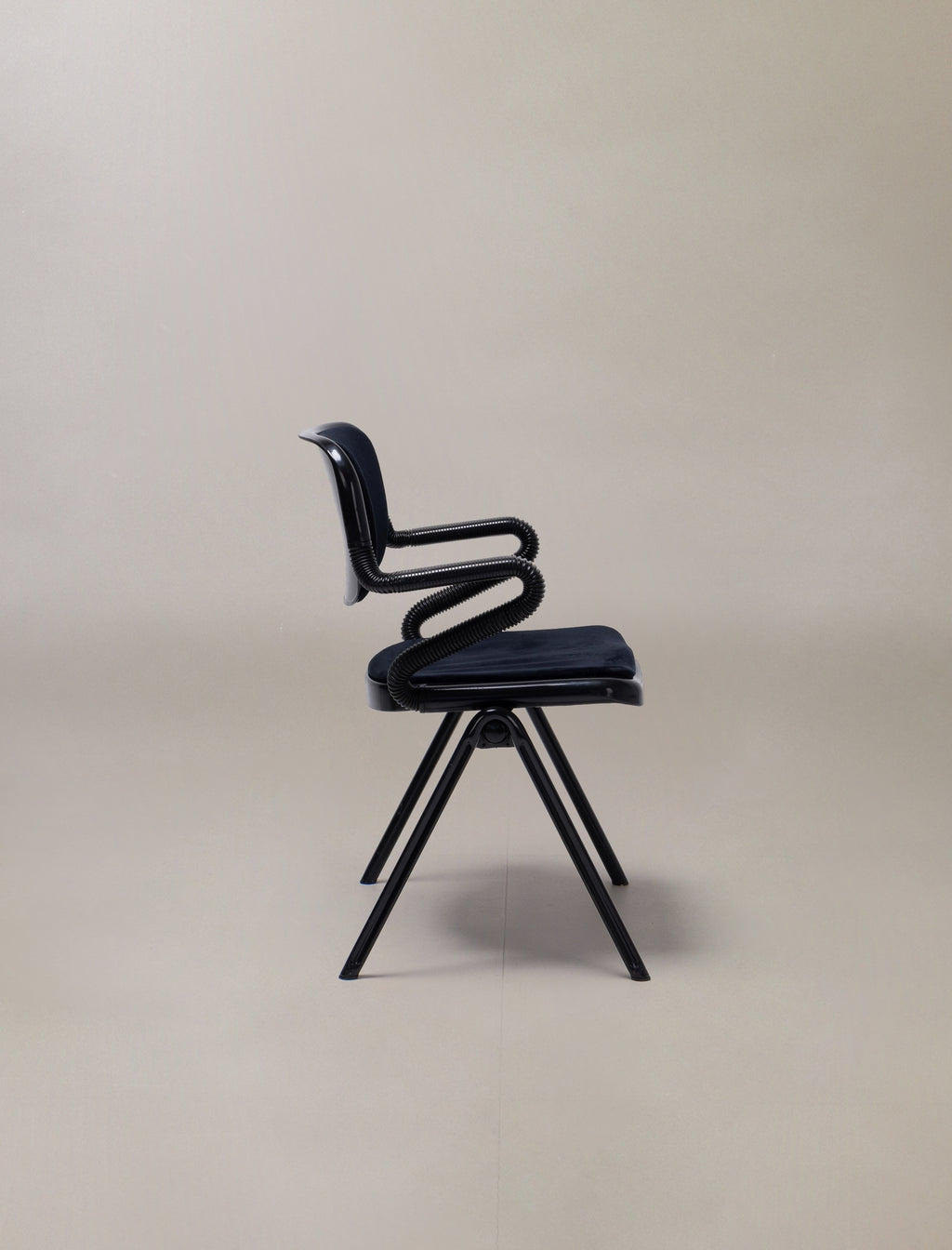 The iconic VERTEBRA chair