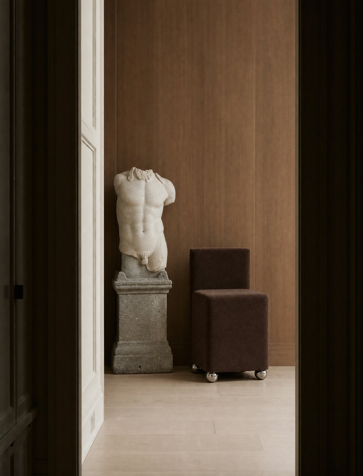 The SAVOY dining chair