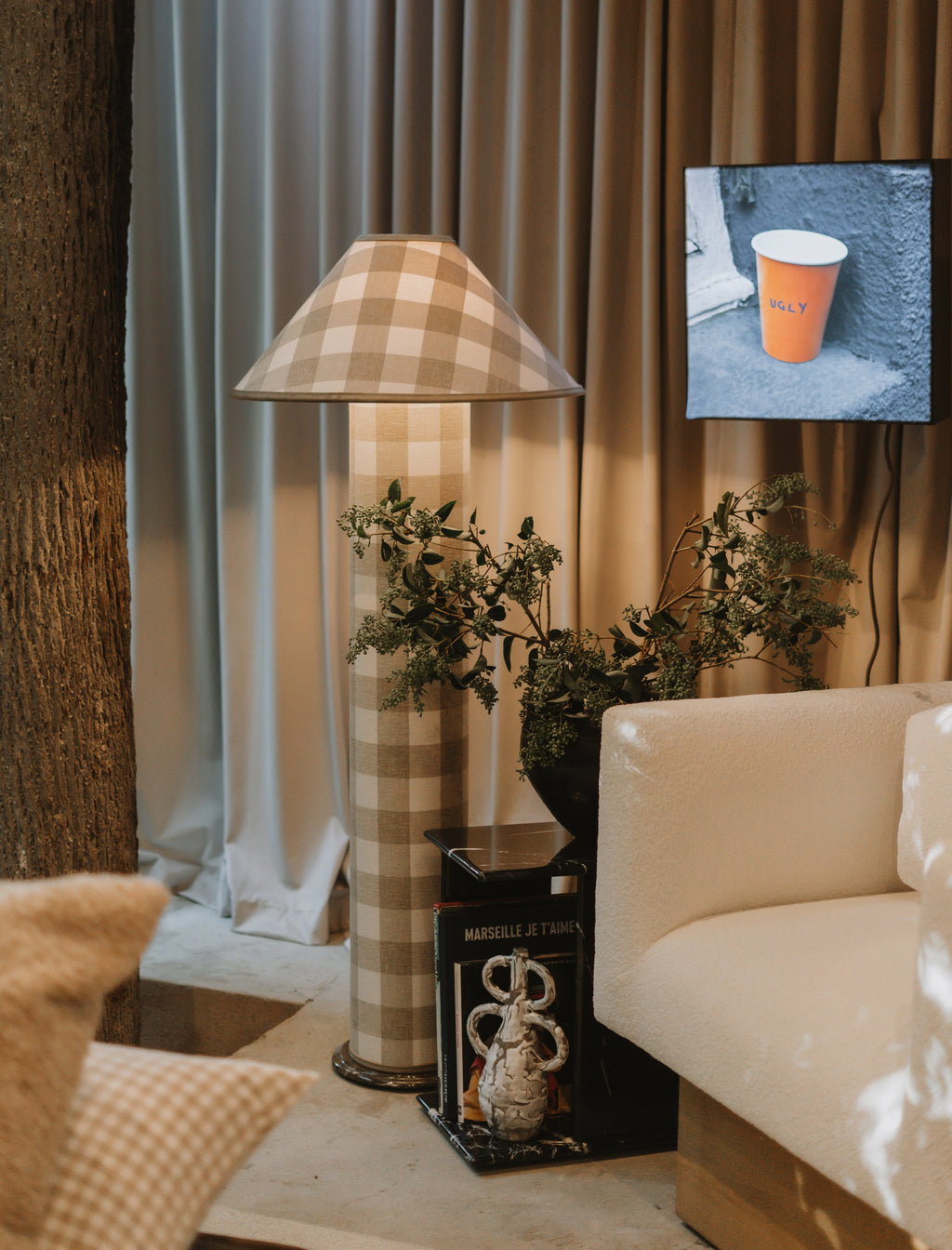 The TONY side table in marble