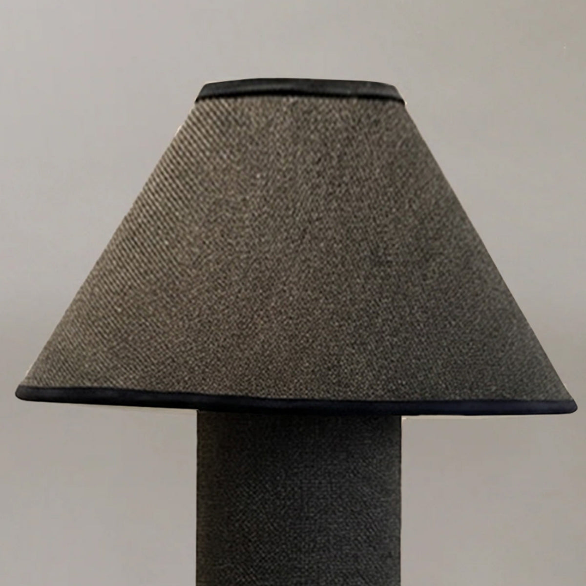 The little COLUMN table lamp in char