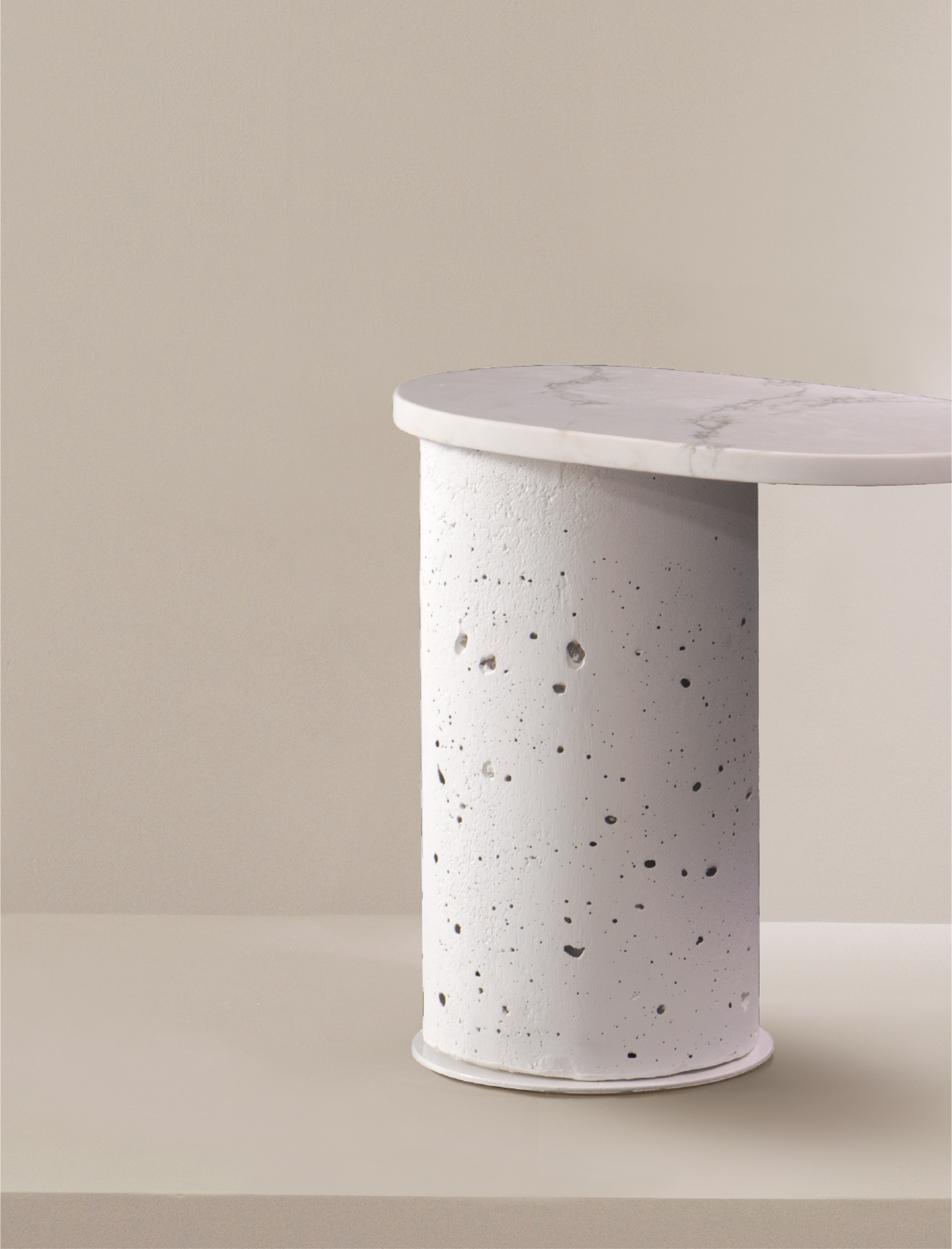 The CANTILEVER side table in white