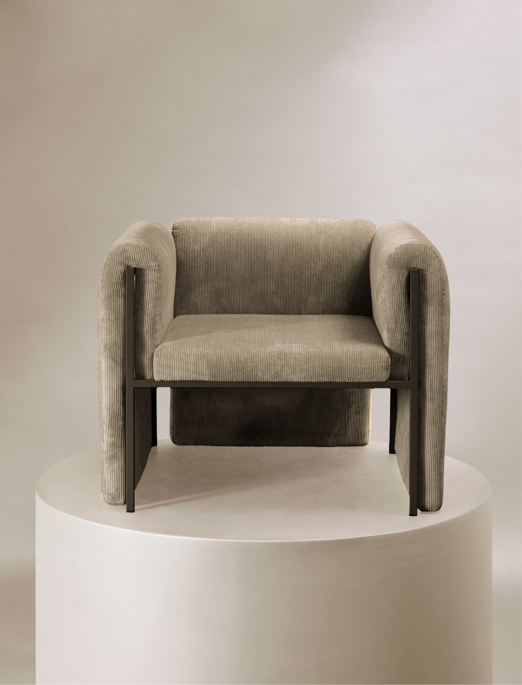 Nabilah for the THERAPIST occasional chair - Curación Collection