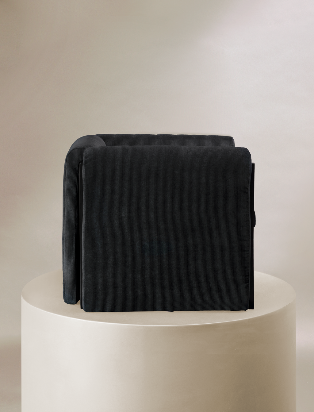 The THERAPIST occasional chair in black