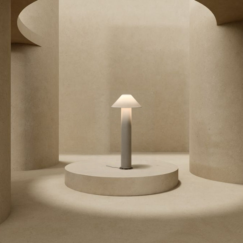 The COLUMN floor lamp in sand