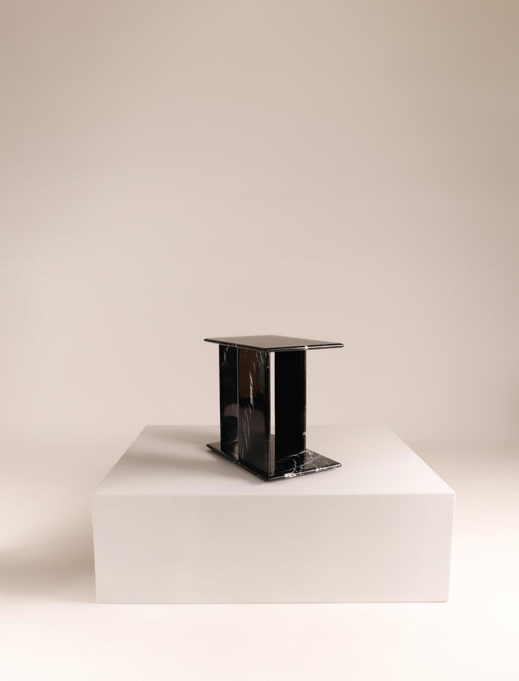 Sisipho for the TONY side table - Curación Collection