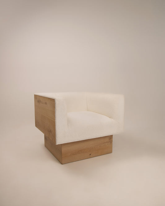 The BALANCE ARMCHAIR in Oak