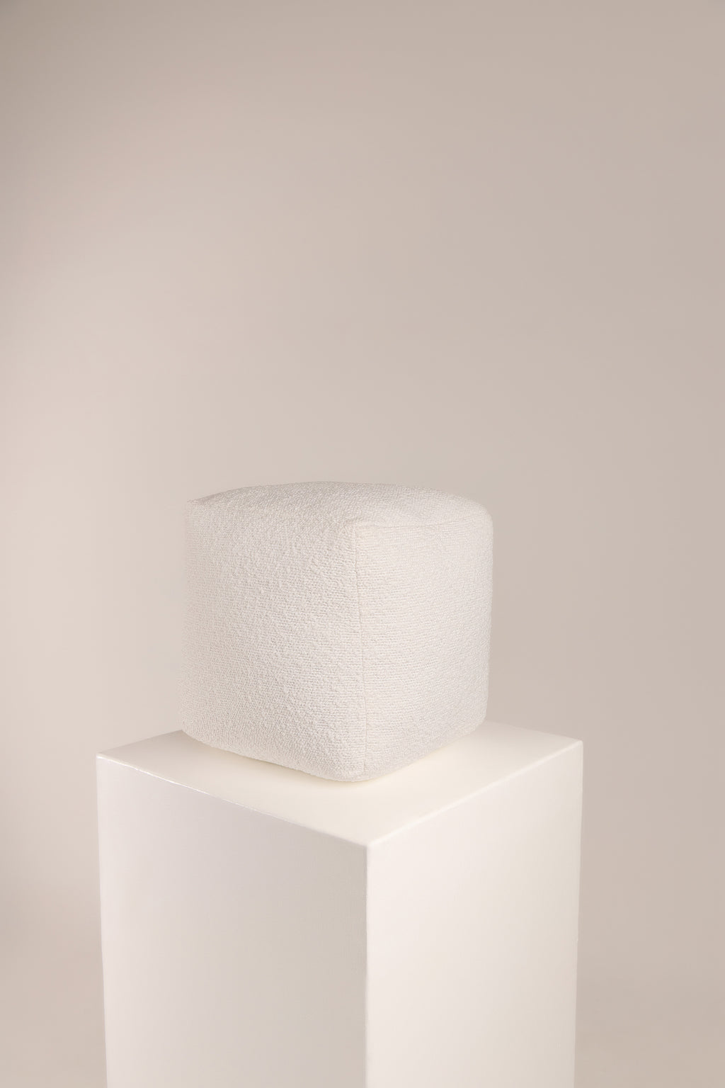 The CUBE scatter in white boucle