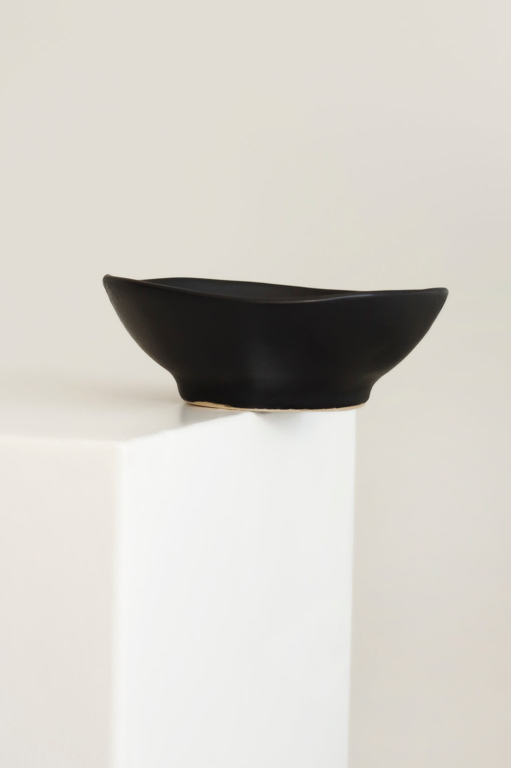 The CEREAL BOWL in black - Curación Collection