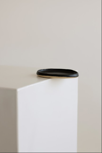 The Saucer in black - Curación Collection