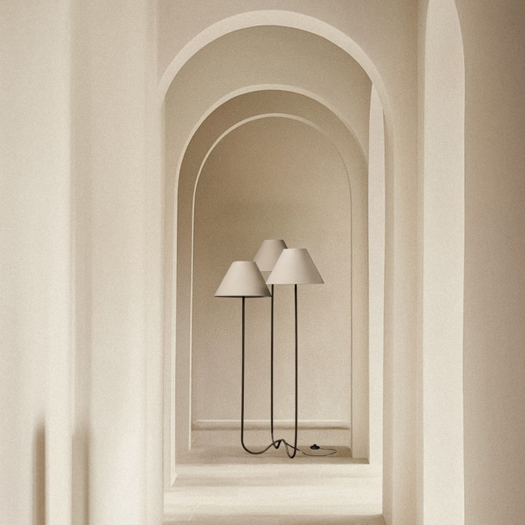 The CLOVER floor lamp